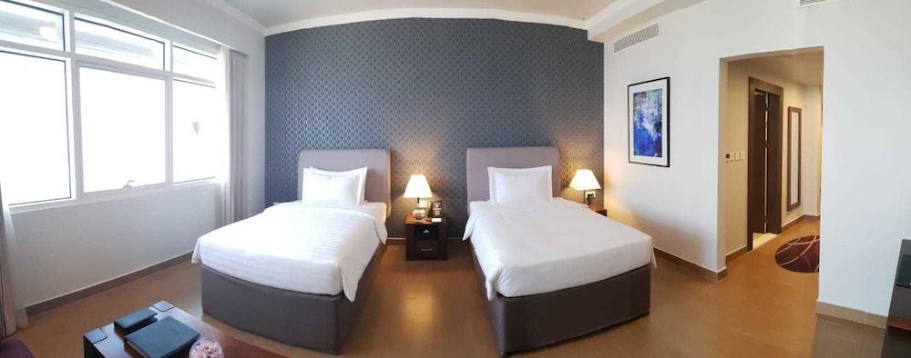 The Curve Hotel Doha Kültér fotó